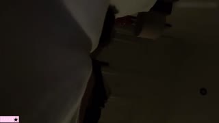 Jag fastnar i klassisk hotelhistoria med busig mogen kvinna