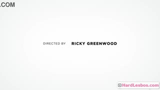 요, 아나 폭스와 엘리자 이바라가 뜨거운 마사지 동안 스팀한 시저링을 하다