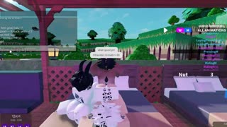 Дві зайки проти бика в Blacked трійці в кондо, частина 2