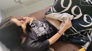 彼女のオナニー目撃！チンポねだられ生ハメ生中出し乱れ狂う