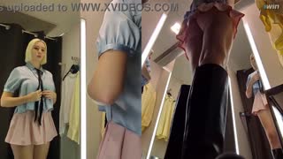 Pukuhuoneessa piilotettu kamera tallentaa blondin pillun upskirt-näkymän