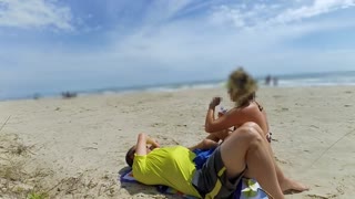 יריקת זרע ציבורית מתפוצצת מול עוברים ושבים המומים