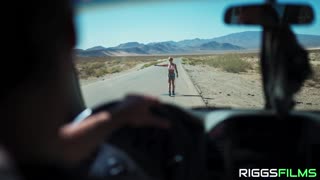 "Isot tissit sopivat kissaan, tulet niin kovasti julkisessa!"