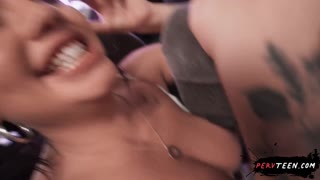 公车偷玩大奶深喉足交性爱😈💦