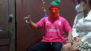 Jouluyllätys muuttuu kuumaksi amatööripommitukseksi