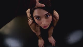 Anal-Junkie erlebt ersten explosiven Orgasmus im wilden Vorstellungsgespräch!