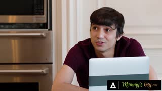 Jezena MILF Penny Barber kaznuje neposlušnega fanta z grobo disciplino - Polne scene