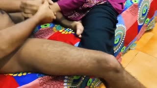 Gadis Remaja India 18+ Tahan Seks Kasar dengan Mengerang Kuat