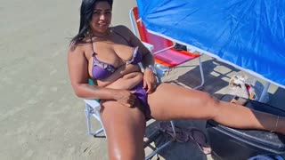 im the cuckold showin off her hairy pussy on street beach market lettin every1 see everythin..