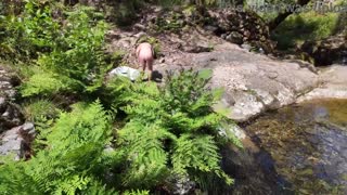 مفاجأة صادمة لأم منحنية شابة 18+ تم القبض عليها على حين غرة