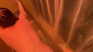 Adamım, O Kıçı Duşta Tamamen Açtım