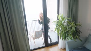 Sexy blonde sneaks away from husband for a quick fling with TV handyman