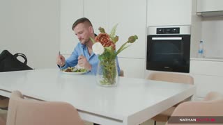 তোমার বয়ফ্রেন্ডের বড় ধোন ধার করে আমার ফাঁকা পোঁদে ঢোকাও ৪কে