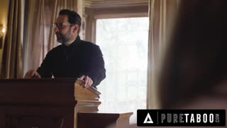 Зрілий DILF грубо трахає анально хітну цнотливу Пенелопу Кей в офісі