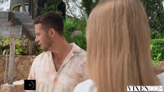 “डैम, वीक्सेन की पेटाइट 18+ स्टेफनी काइलर पूल बाय राइड्स हार्ड!”