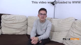 Dolgun Latin milf Luana utangaç İspanyol siki vahşice yutup biniyor