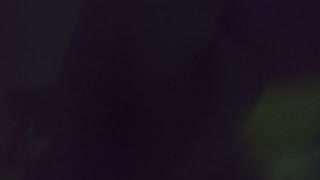 Szaleję dziko z niegrzeczną dziewczyną, by chronić moje sekrety