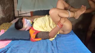 indian desi babe shakes ass and takes it in homemade clip