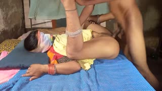 인디안 데시 아가씨 엉덩이 흔들며 홈메이드 섹스