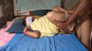 indian desi babe shakes ass and takes it in homemade clip