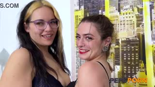 我和伴侣首次3P遇疯狂玛拉法尔达超狂野！！