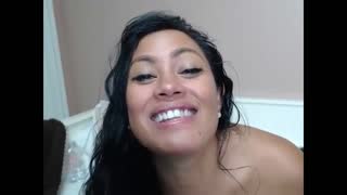 Maxine X bawi się zabawkami erotycznymi, osiągając prawdziwy orgazm jako azjatycka dama