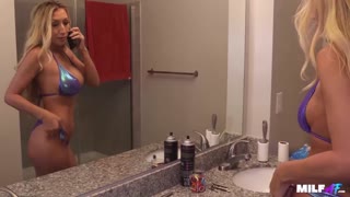 حصلت على ضرب ربة منزل أم مثيرة في بيكيني من ميلف إيه إف في جلسة قاسية