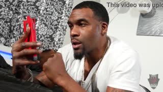 Tetovirana kraljica Genevieve Sinn izdoji sperm na ogromne sise