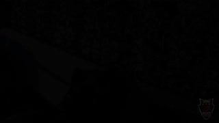 Genevieve Sinn ordeña la corrida de Rome Major en sus tetas enormes