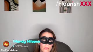 Маскарадна мілфа Манді Міліна в трійці з BBC з Х-Тауна