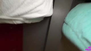 POVイギリス美女ボニー・ブルー、ロッカールームでタイトな穴をストレッチ