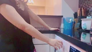 POV: WetPinay мие училищна униформа след заснемане на видеа