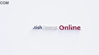 Британська 19-річна новачокка дає футджоб, 69 і гра з спермою