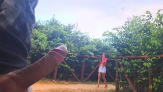 Handjob: Handjob överraskning för en slumpmässig hora i offentlig skog