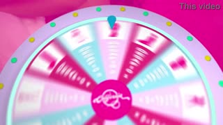 Heiße blonde MILF neckt mit sinnlicher Masturbations-Show