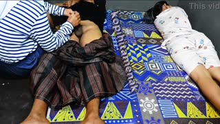 Uživa li vruća žena u kurcu mog muža?