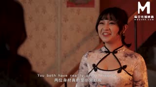 Zwarte Mannen met Reusachtige Lul in Aziatische Vrouwenswap Orgy