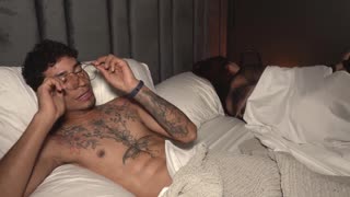 পরিণত প্রেমিকরা গ্যারেজে গেলে কী স্পার্কস জ্বলে ওঠে?