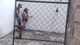 Hei, mä ja poikaystäväni juttelimme juuri ja näytin hänelle takapuoltani paukutettavaksi