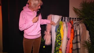 金发业余女拍电视后被鸡巴狠操高潮