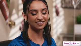 她下重注赢来三条饥渴舌头狂舔湿逼 lesbian狂欢