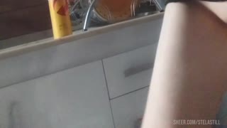 Hei Teman, Punya Kontol Pendek Tapi Masih Ingin Pound MILF Blonde Panas Ini?