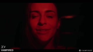 吸血鬼蕾丝边三人行预告江守艾米莉和永井真理亚被约瑟芬·杰克逊狠干