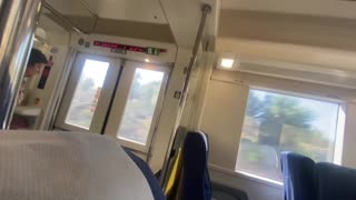 MILF Amatir Kasih Handjob Intens dan Cumshot di Kereta Umum. Skillnya Bersinar dalam Pertemuan Outdoor Berani