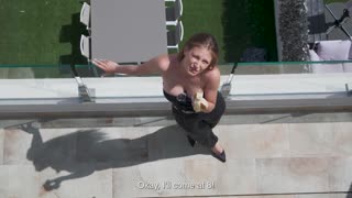 माझ्या शेजाऱ्याने जेवणासाठी बोलावले आणि डिकने ट्रिट केले