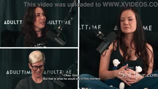 Casey Calvert & Alison Rey väljer sugmärken framför tatueringar med Bree Mills