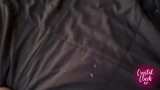 Vaaleahiuksinen milf alusvaatteissa auttaa isoon siirtymään 😏🔥