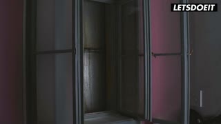 Thief-caught scenarios - amateur roleplay in erotic videos with surprise encounters