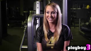 Allenamento bollente con fiche dal culo grosso e coach bionda Sarati