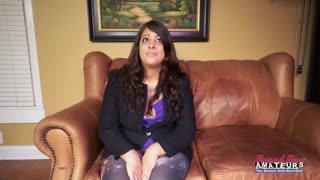 বাস্টি ব্রুনেট কাই উইলো পুসি টিজ করেন এবং হার্ড সাক করেন